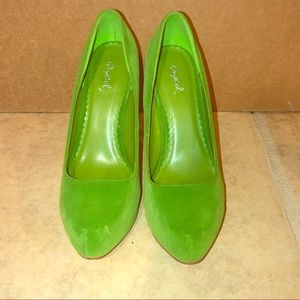 Green Platform Pumps